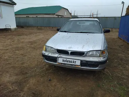 Toyota Carina E 1995 года за 900 000 тг. в Актобе