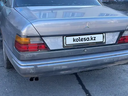 Mercedes-Benz E 260 1988 года за 600 000 тг. в Караганда – фото 3