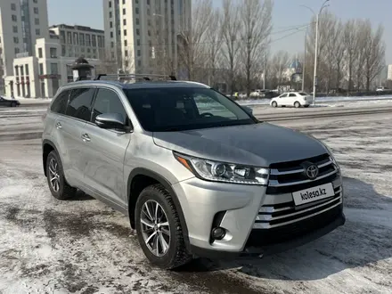 Toyota Highlander 2017 года за 16 000 000 тг. в Астана – фото 2