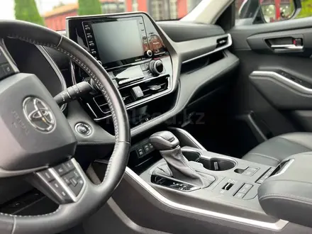 Toyota Highlander 2022 года за 27 500 000 тг. в Алматы – фото 10
