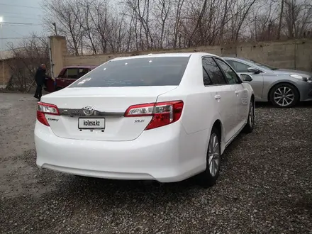 Toyota Camry 2014 года за 7 300 000 тг. в Шымкент – фото 13