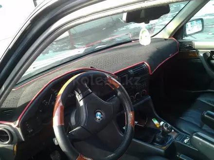 BMW Volkswagen накидки на панель приборов. за 7 000 тг. в Алматы – фото 3