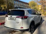 Toyota RAV4 2016 года за 12 700 000 тг. в Караганда – фото 4