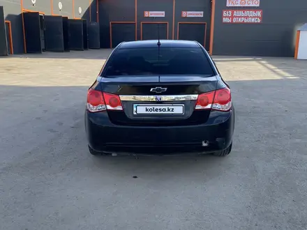 Chevrolet Cruze 2013 года за 3 800 000 тг. в Актобе – фото 5