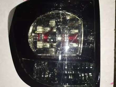 Новые тюнингованые задние фонари на Toyota Fortuner за 80 000 тг. в Алматы
