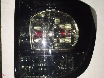 Новые тюнингованые задние фонари на Toyota Fortuner за 80 000 тг. в Алматы – фото 3