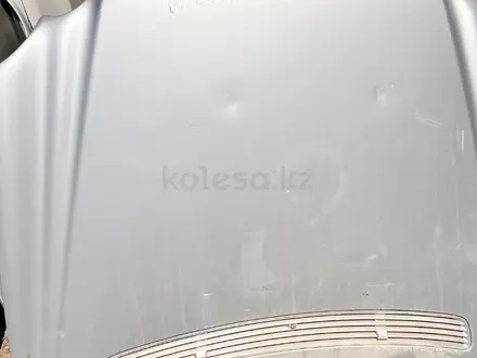 Капот Mercedes-Benz W209 за 100 000 тг. в Шымкент – фото 2