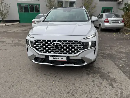 Hyundai Santa Fe 2022 года за 18 500 000 тг. в Алматы