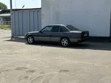 Mercedes-Benz E-Class, 1993