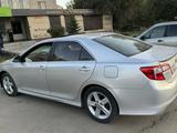 Toyota Camry 2014 года за 4 400 000 тг. в Актобе – фото 4