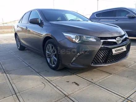 Toyota Camry 2015 года за 7 000 000 тг. в Атырау – фото 2