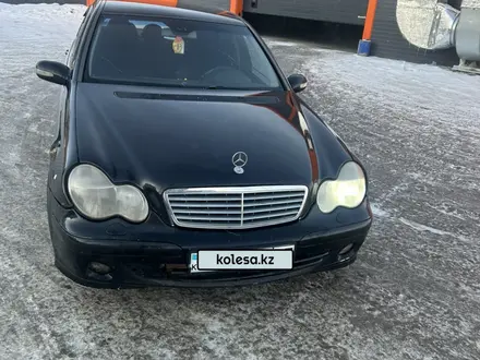 Mercedes-Benz C 180 2002 года за 1 800 000 тг. в Астана – фото 2