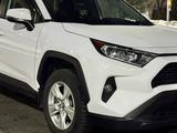 Toyota RAV4 2022 годаfor15 500 000 тг. в Алматы – фото 3