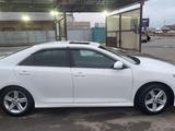 Toyota Camry 2013 года за 9 500 000 тг. в Атырау – фото 2