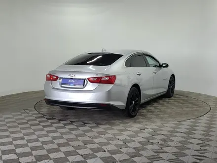 Chevrolet Malibu 2016 года за 4 960 000 тг. в Алматы – фото 5