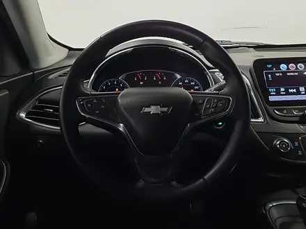 Chevrolet Malibu 2016 года за 4 960 000 тг. в Алматы – фото 13