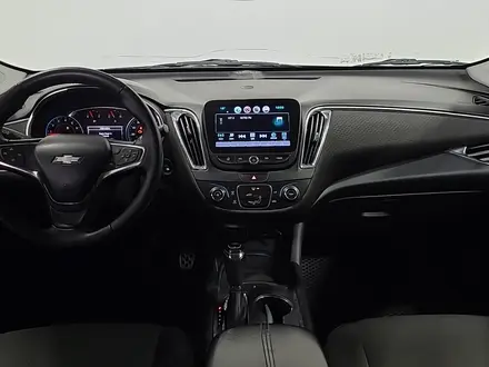 Chevrolet Malibu 2016 года за 4 960 000 тг. в Алматы – фото 14