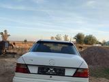 Mercedes-Benz E 200 1991 года за 500 000 тг. в Абай (Келесский р-н) – фото 2