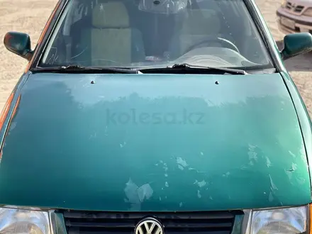 Volkswagen Polo 1997 года за 1 500 000 тг. в Сатпаев – фото 6