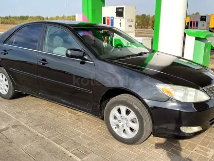 Toyota Camry 2002 года за 4 600 000 тг. в Усть-Каменогорск – фото 2