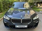 BMW X5 2018 года за 42 000 000 тг. в Алматы – фото 4