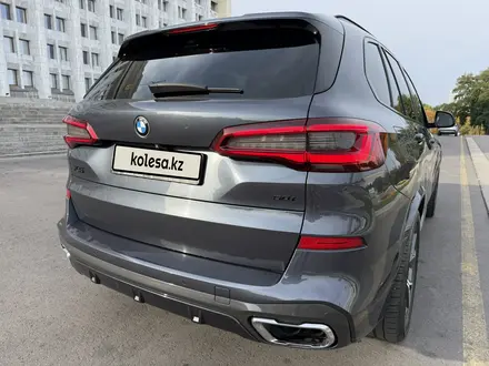 BMW X5 2018 года за 37 000 000 тг. в Алматы – фото 21