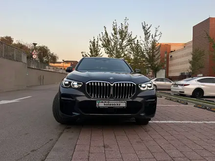 BMW X5 2022 года за 42 500 000 тг. в Алматы – фото 22