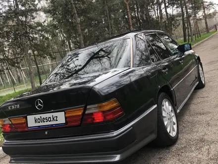 Mercedes-Benz E 320 1993 года за 2 400 000 тг. в Алматы – фото 3