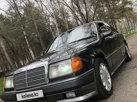 Mercedes-Benz E 320 1993 года за 2 400 000 тг. в Алматы