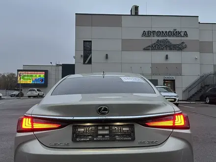 Lexus ES 250 2021 года за 22 000 000 тг. в Алматы – фото 3