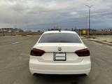 Volkswagen Passat 2013 годаfor6 400 000 тг. в Актобе – фото 4