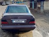 Mercedes-Benz E 200 1994 года за 2 000 000 тг. в Сатпаев – фото 3