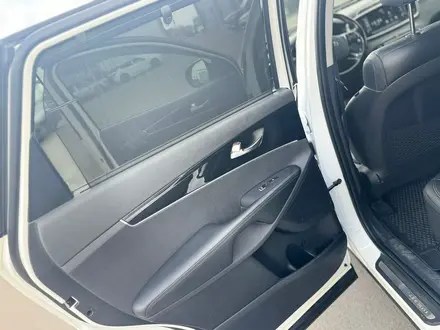 Kia Sorento Premium+ 3.5 2019 года за 11 790 000 тг. в Астана – фото 16