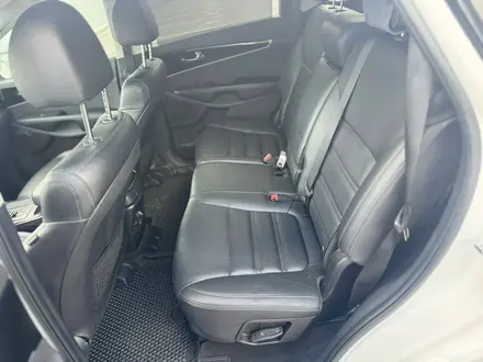 Kia Sorento Premium+ 3.5 2019 года за 11 790 000 тг. в Астана – фото 17