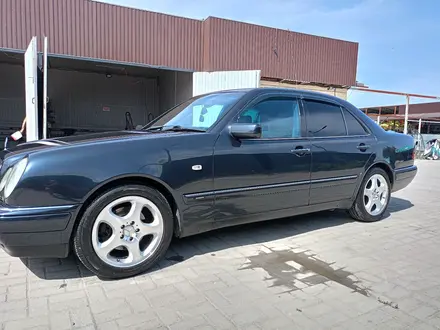 Mercedes-Benz E 280 1997 года за 4 000 000 тг. в Алматы – фото 2