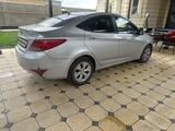 Hyundai Solaris 2015 года за 4 300 000 тг. в Шымкент – фото 2