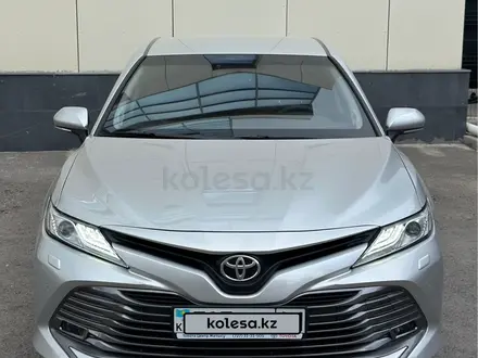 Toyota Camry 2019 года за 13 700 000 тг. в Астана