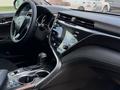 Toyota Camry 2019 года за 13 700 000 тг. в Астана – фото 16