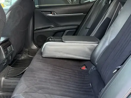 Toyota Camry 2019 года за 13 700 000 тг. в Астана – фото 19