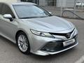 Toyota Camry 2019 года за 13 700 000 тг. в Астана – фото 3