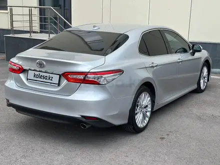 Toyota Camry 2019 года за 13 700 000 тг. в Астана – фото 8