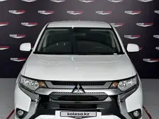 Mitsubishi Outlander, 2022