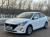 Hyundai Accent 2023 года за 7 880 000 тг. в Уральск – фото 2