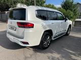 Toyota Land Cruiser 2023 года за 60 000 000 тг. в Алматы – фото 3
