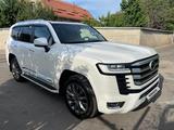 Toyota Land Cruiser 2023 года за 60 000 000 тг. в Алматы – фото 2