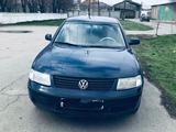 Volkswagen Passat 2000 годаүшін2 300 000 тг. в Тараз