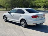 Volkswagen Jetta 2015 года за 4 500 000 тг. в Актобе – фото 5