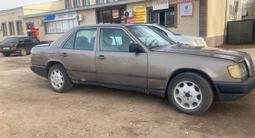 Mercedes-Benz E 260 1987 года за 1 600 000 тг. в Астана