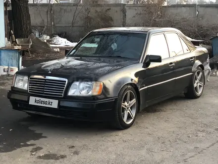 Mercedes-Benz E 300 1991 года за 1 650 000 тг. в Талдыкорган