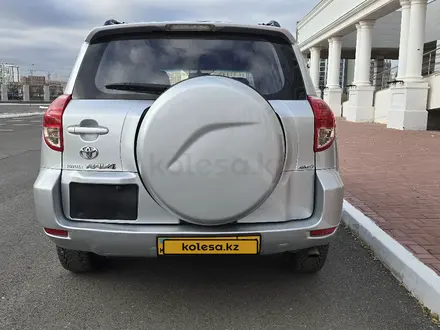 Toyota RAV4 2006 года за 7 100 000 тг. в Астана – фото 2